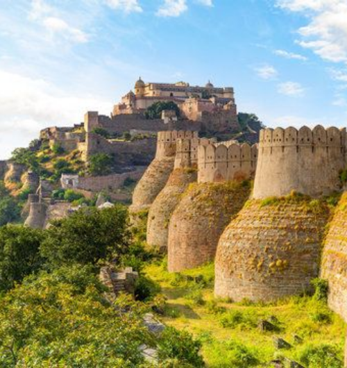 httpswww.rajasthantourplanner.comblogwp-contentuploads202304Top-8-Places-To-Visit-In-Kumbhalgarh.jpg (1)